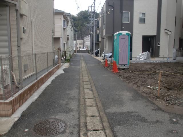 Local photos, including front road. Local (11 May 2013) Shooting