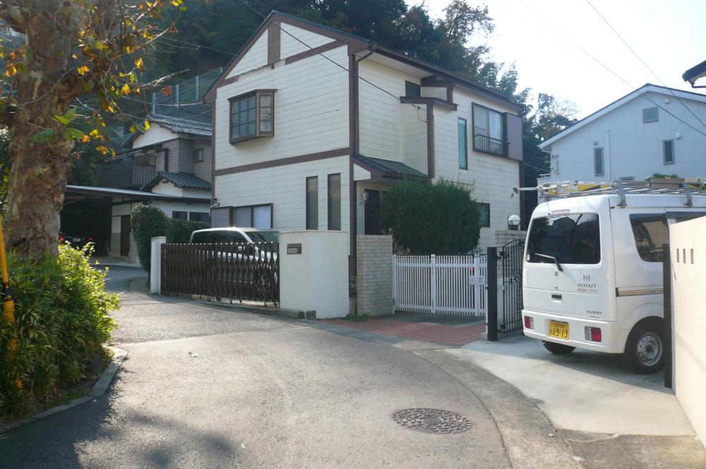 Local land photo. It is a sunny property of southeast corner lot