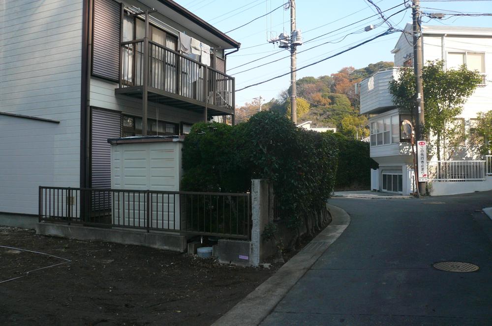 Local photos, including front road. It is a photograph from the southwest side