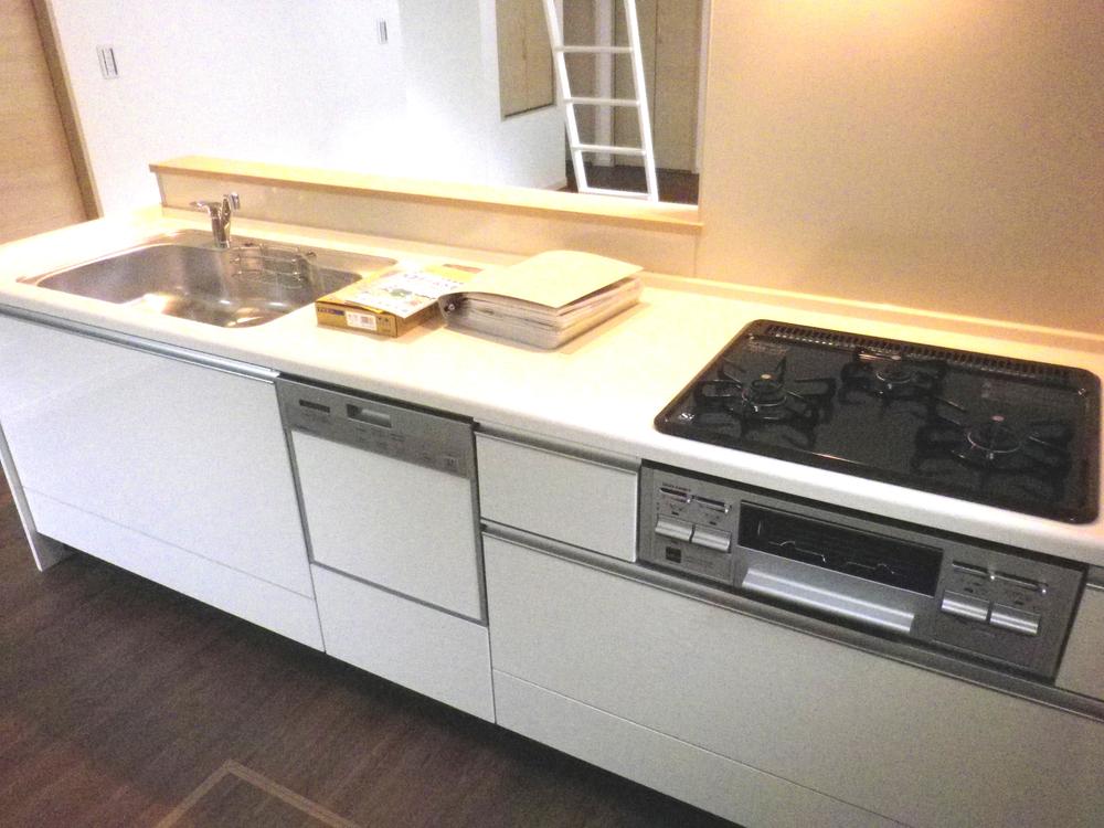 Kitchen. Local (July 2013) Shooting