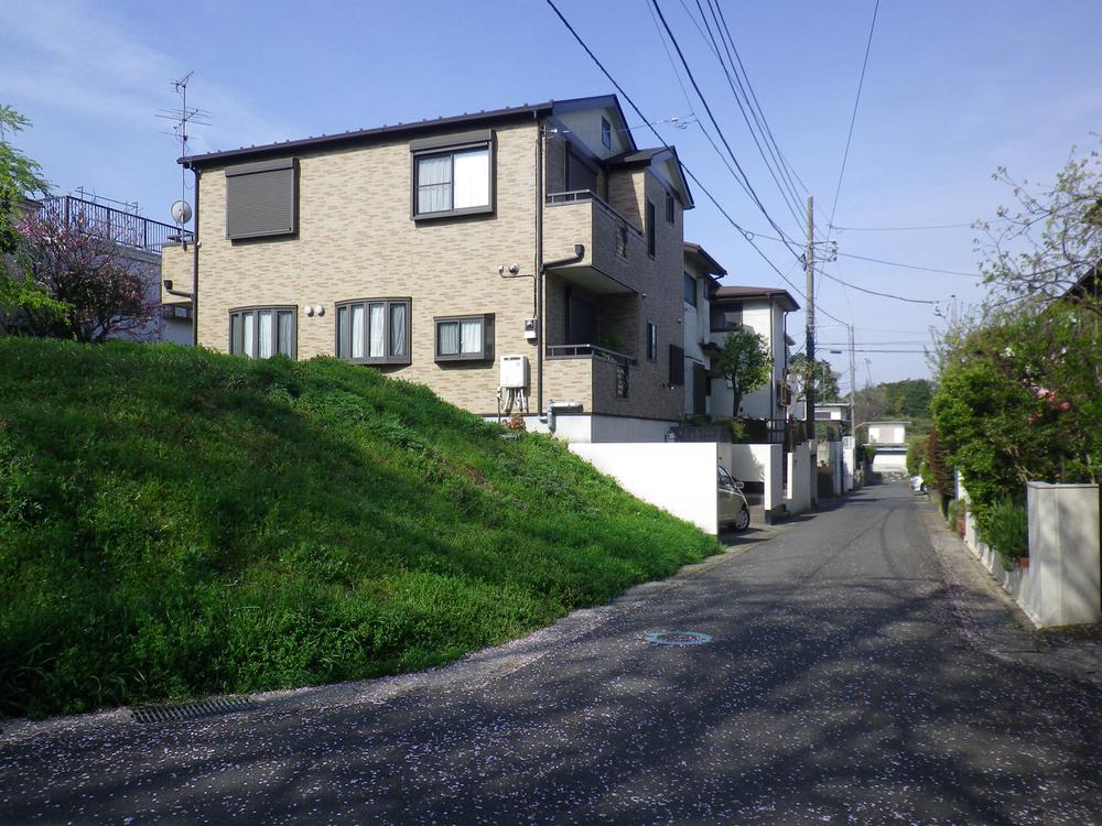 Local photos, including front road. Local (April 2013) Shooting