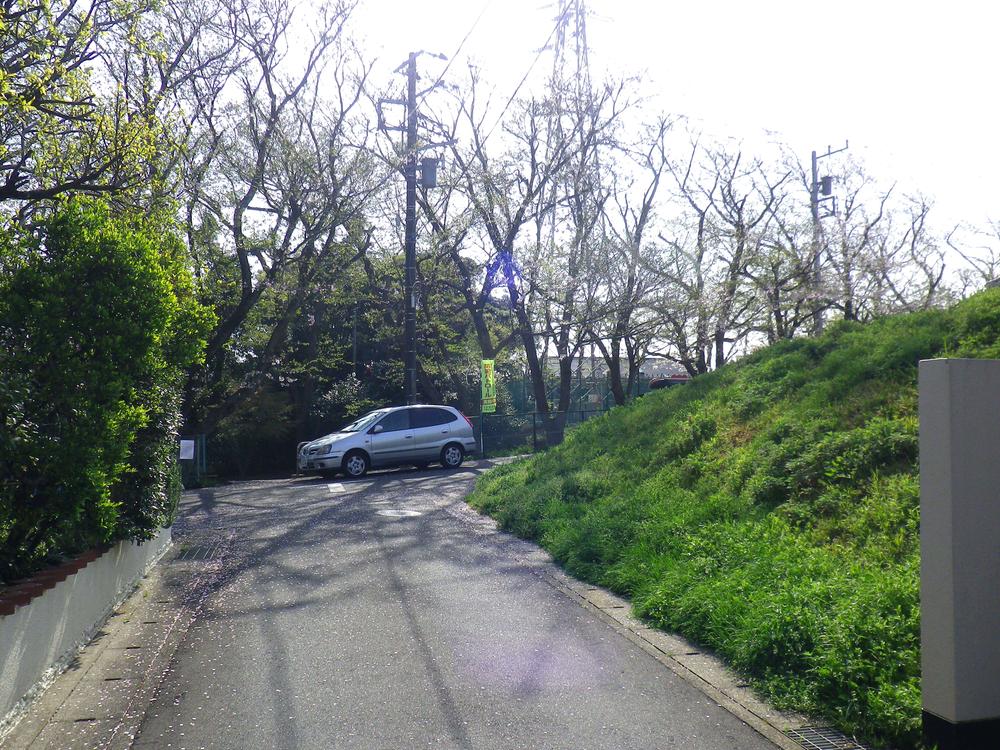 Local photos, including front road. Local (April 2013) Shooting