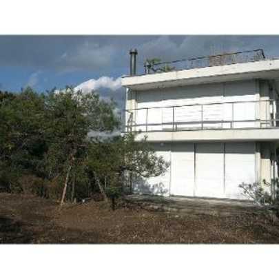 Local land photo. Main house appearance