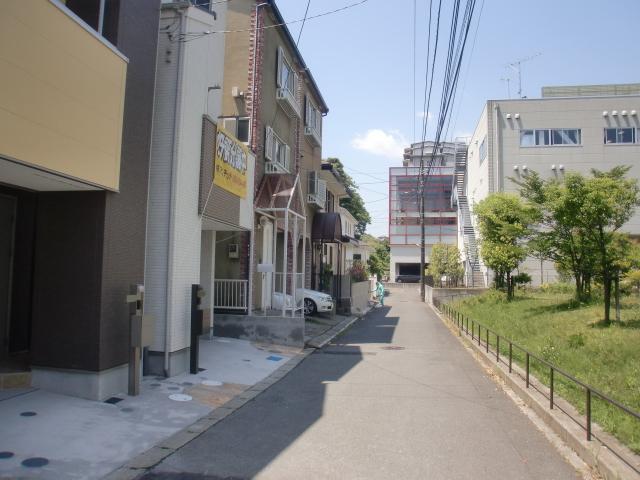 Local photos, including front road. Local (May 2013) Shooting