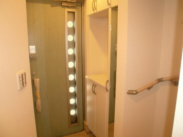 Entrance. Local (May 2013) Shooting