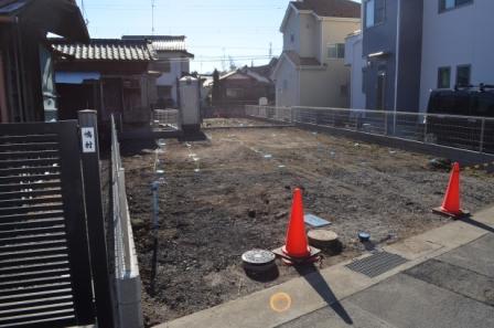 Local photos, including front road. Local (12 May 2013) Shooting