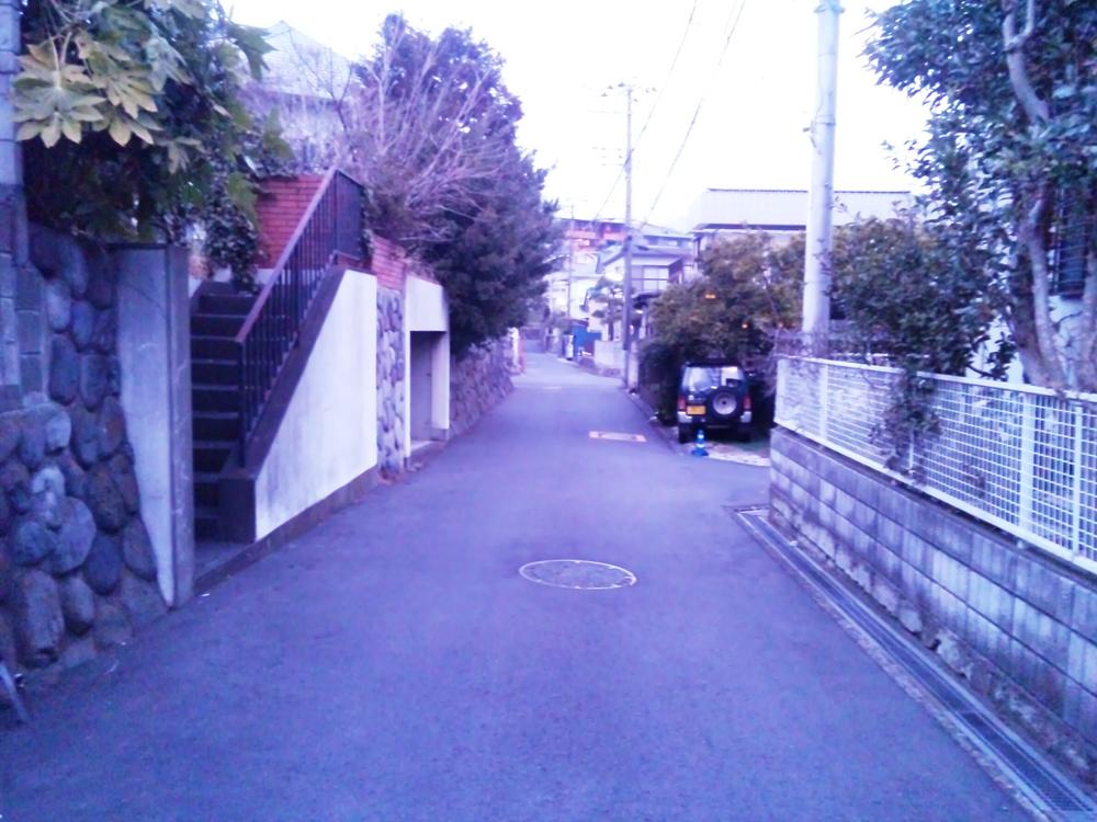 Local photos, including front road. Local (February 2013) Shooting