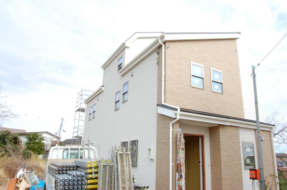 Local appearance photo. Local (12 May 2013) Shooting