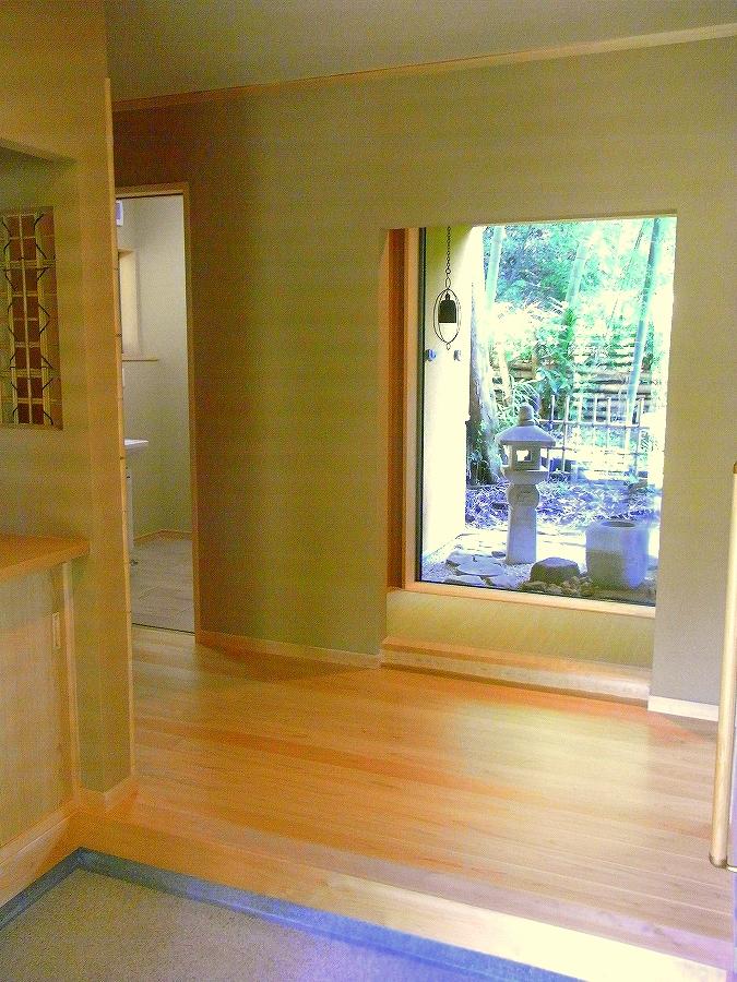 Entrance. Entrance overlooking the courtyard.