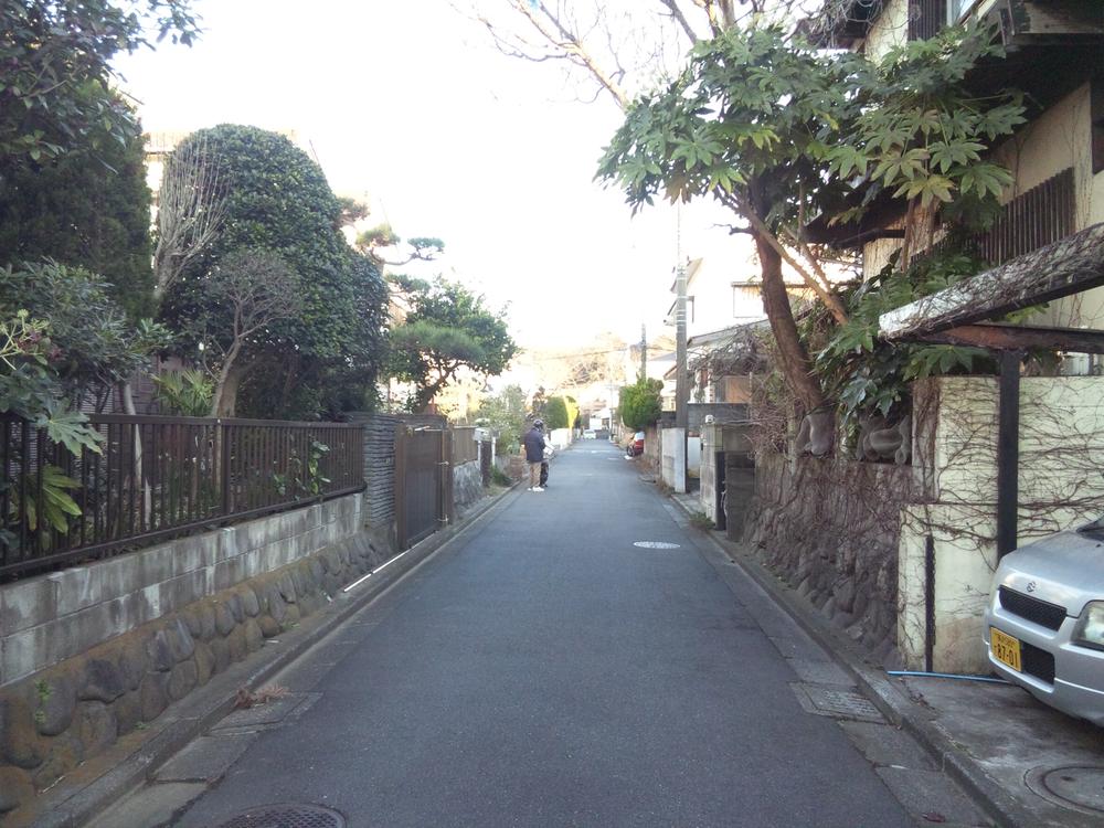 Local photos, including front road. Local (February 2013) Shooting