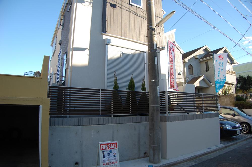 Local photos, including front road. (December 2013) Shooting