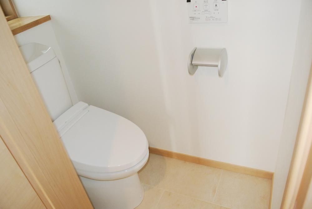 Toilet. Indoor (10 May 2013) Shooting