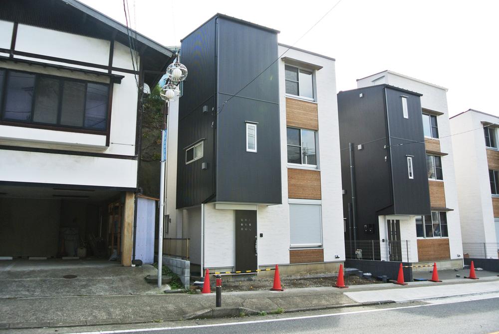 Local photos, including front road. Local (10 May 2013) Shooting