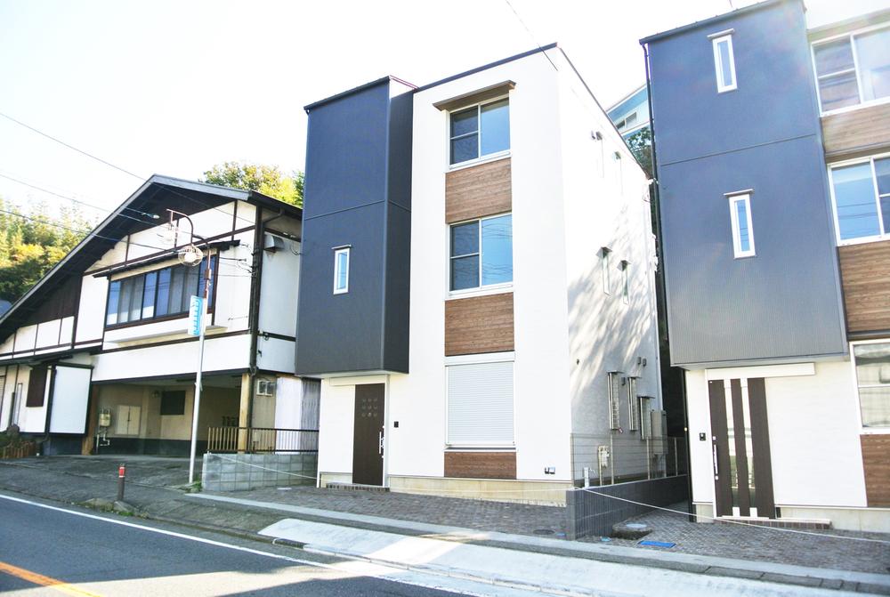 Local appearance photo. Local (11 May 2013) Shooting