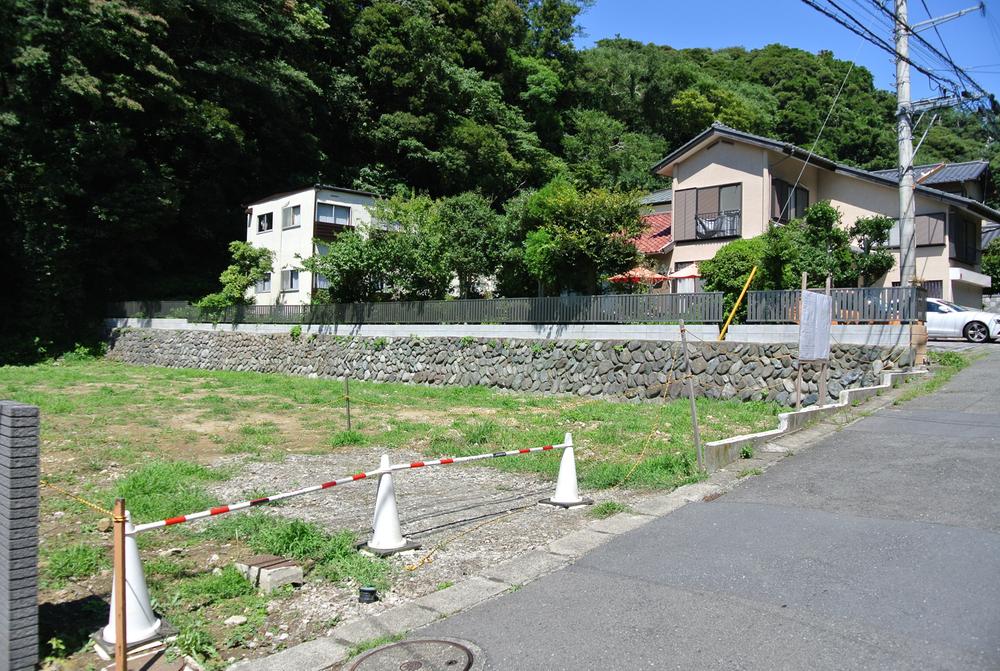 Local photos, including front road. Local (September 2013) Shooting