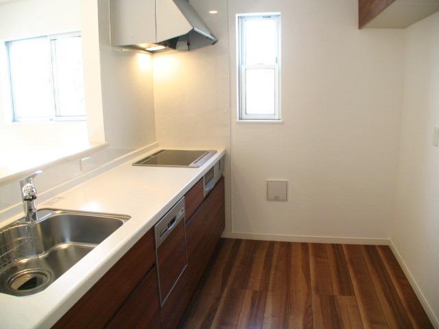 Kitchen. Indoor (11 May 2013) shooting Building C