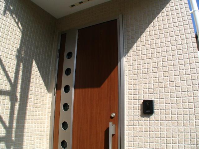 Entrance. Local (11 May 2013) shooting Building C