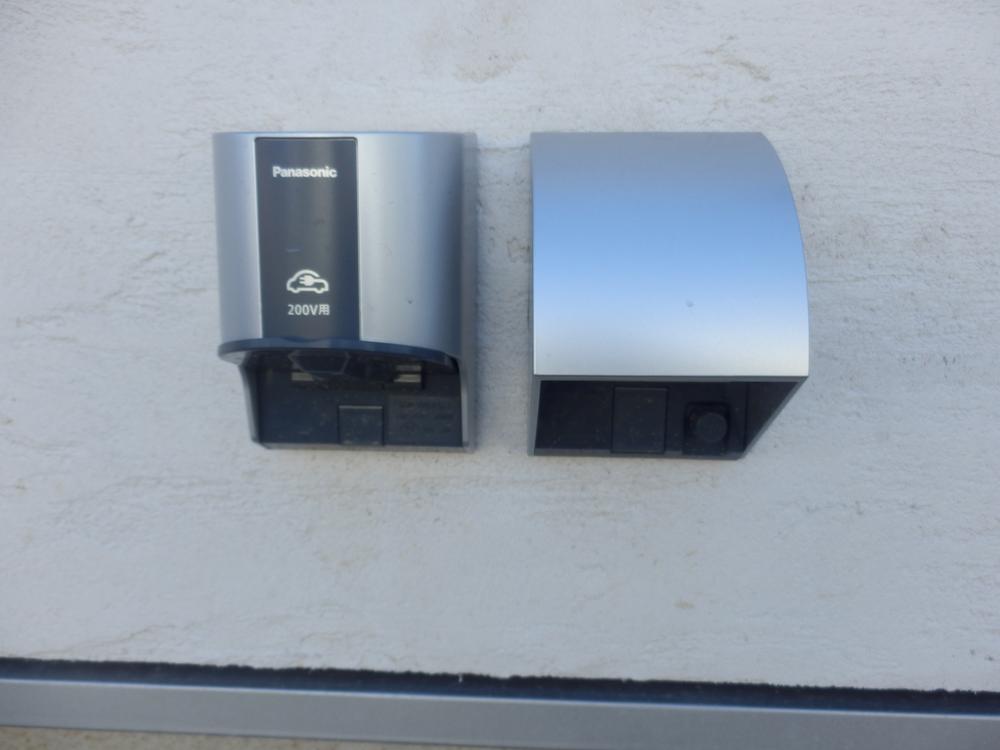 Other. External 200V outlet for EV vehicles