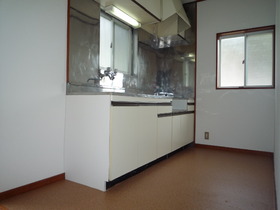 Living and room. Kitchen 4 Pledge