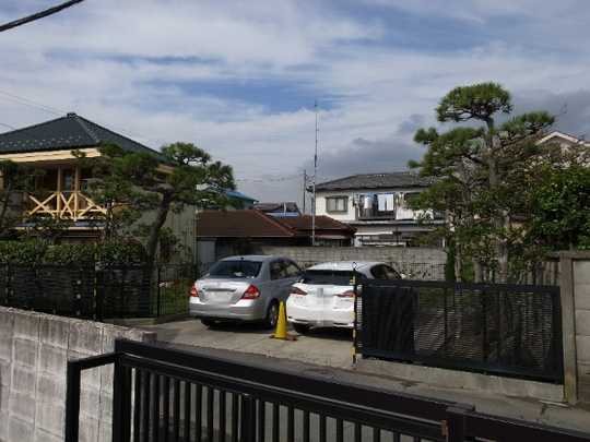 Local land photo. Local photos (the subject real estate is selling part of the garden)