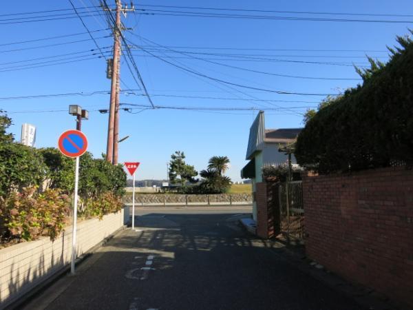 Streets around. 100m to the periphery of the city skyline