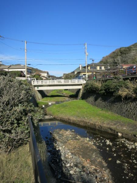 Streets around. 1500m Gokurakuji Bridge to the periphery of the city skyline