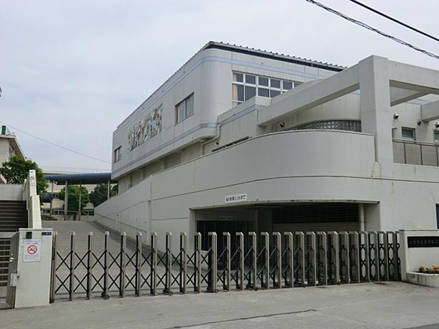 Primary school. 796m to Kawasaki Tatsuhigashi Kakio Elementary School