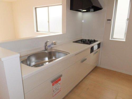 Kitchen. Indoor (12 May 2013) Shooting