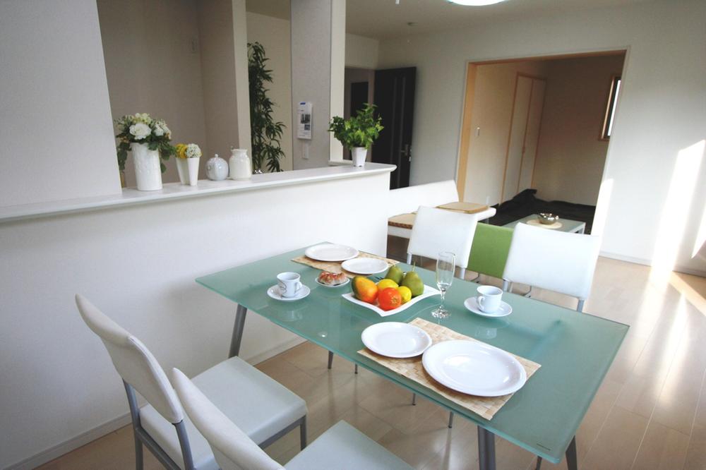 Living. Local (11 May 2013) Shooting