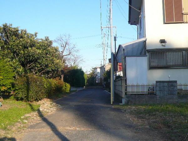 Local photos, including front road. Local (12 May 2013) Shooting