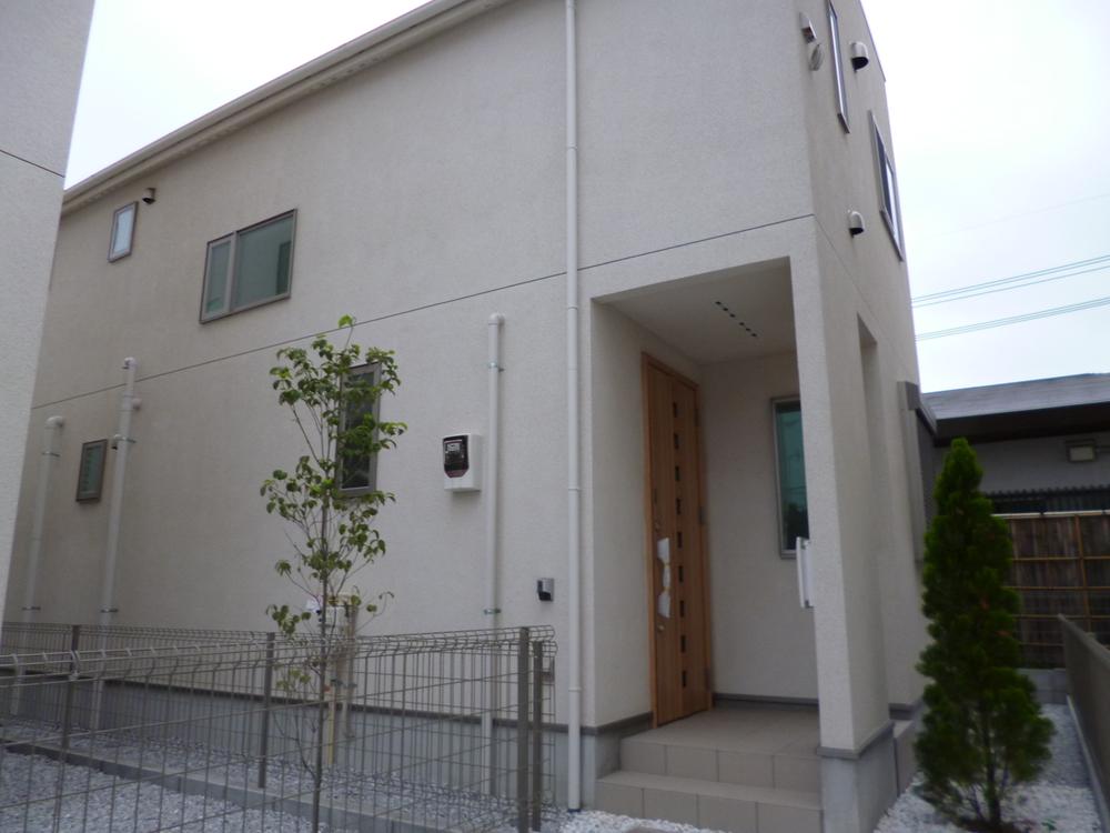 Local appearance photo. Local (07 May 2013) Shooting