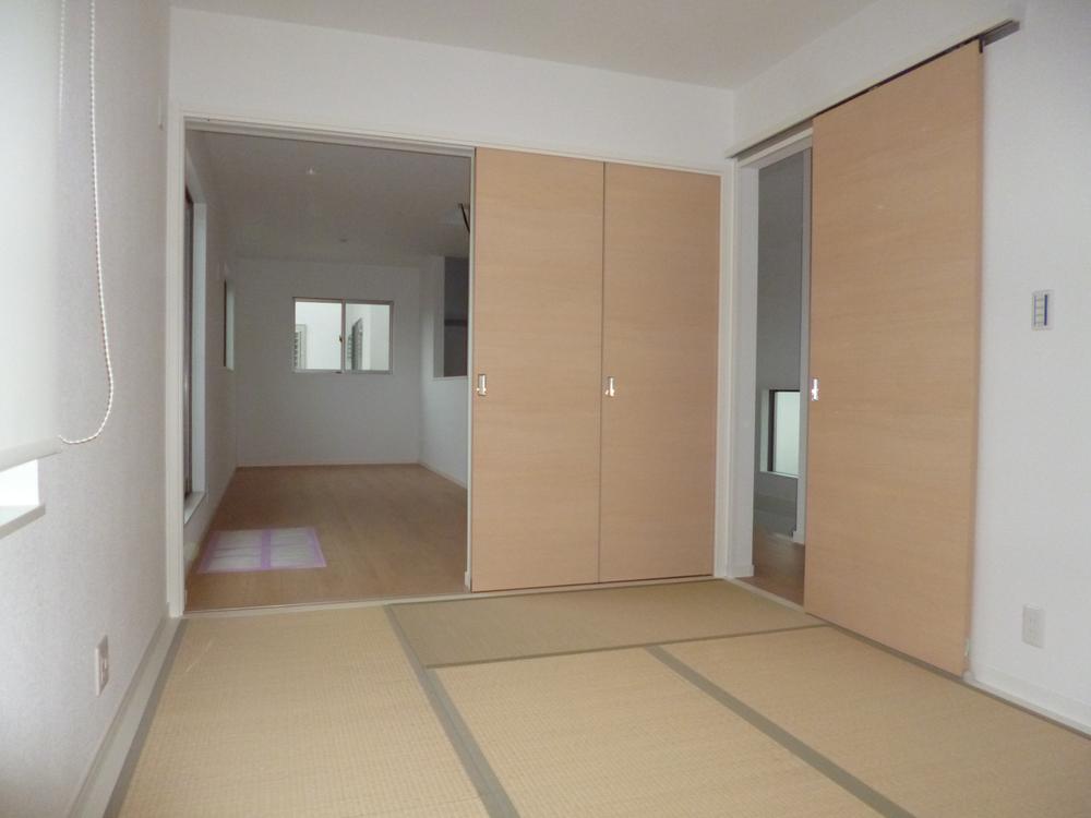 Non-living room. Local (07 May 2013) Shooting