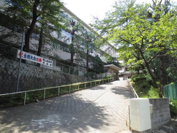 Junior high school. Nishiikuta 550m until junior high school