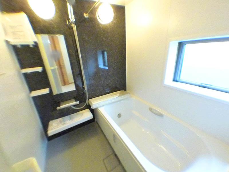 Bathroom. Indoor (10 May 2013) Shooting