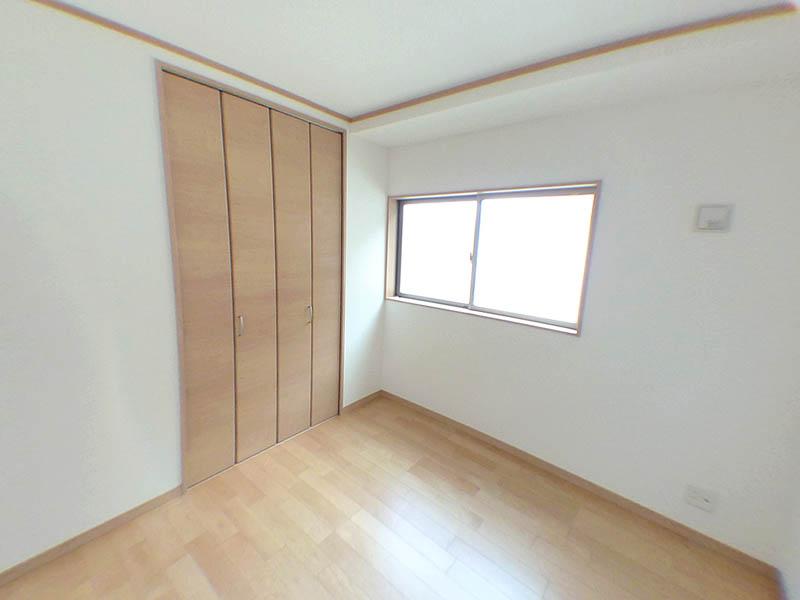 Non-living room. Indoor (10 May 2013) Shooting