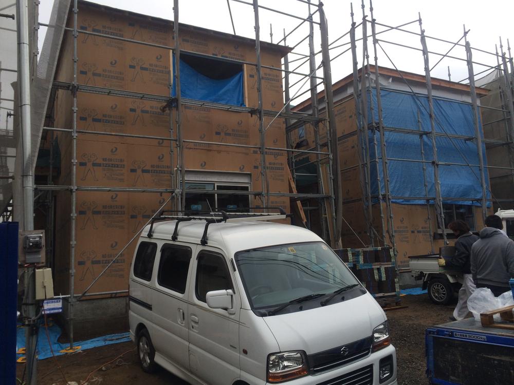 Local photos, including front road. Local (11 May 2013) Shooting