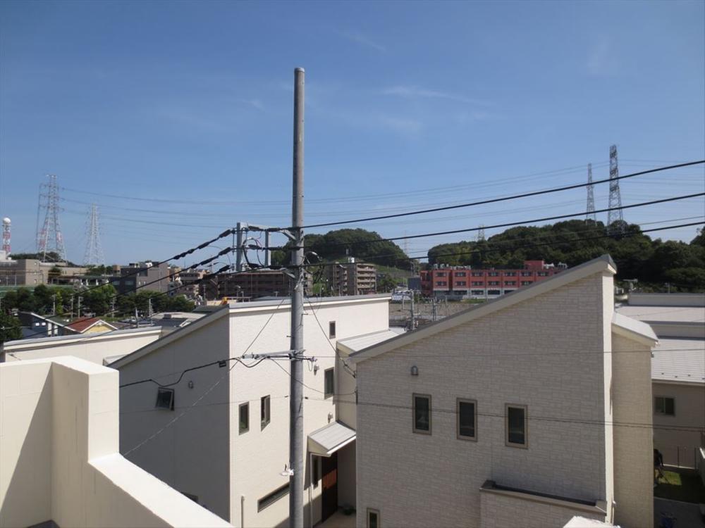 View photos from the dwelling unit. View from the site (August 2013) Shooting