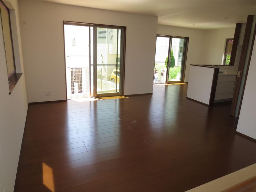 Living. Indoor (September 2013) Shooting LDK19 Pledge