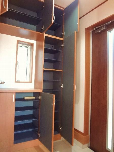 Receipt. Entrance shoe closet