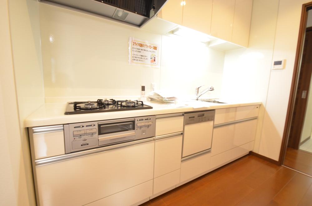 Kitchen. Indoor (11 May 2013) Shooting 4 Building