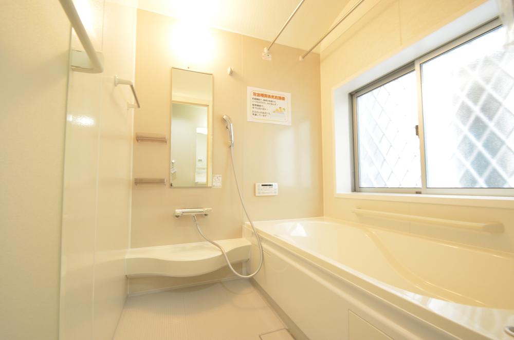 Bathroom. Indoor (11 May 2013) Shooting 4 Building