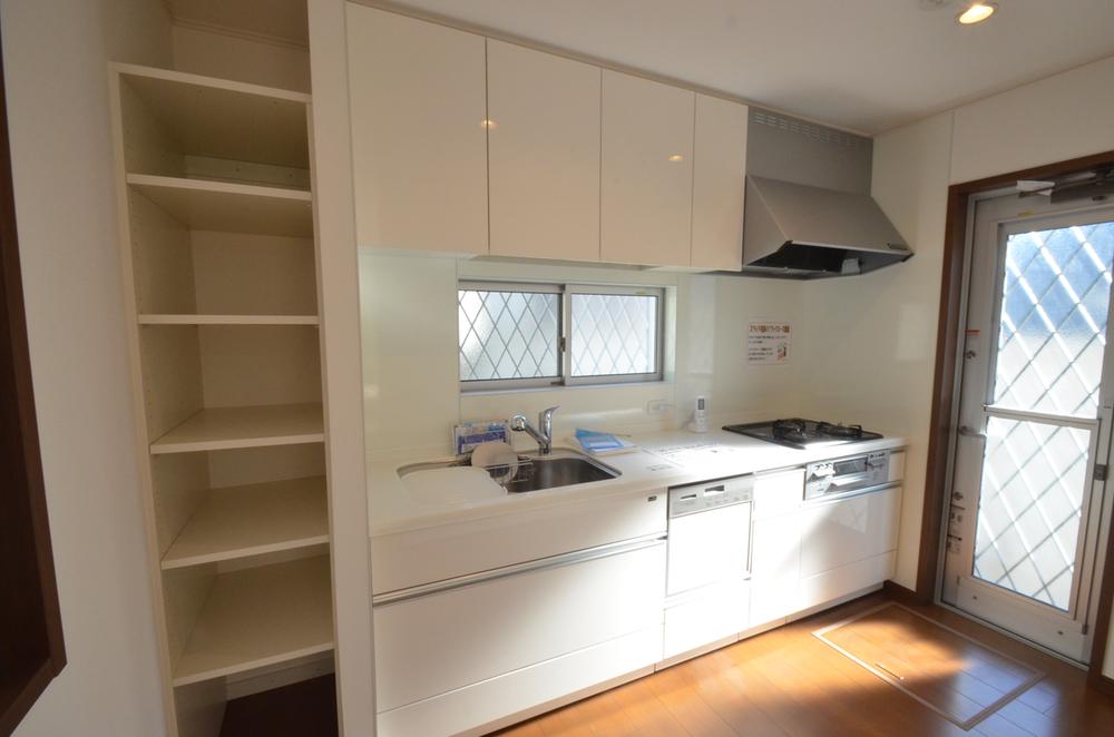 Kitchen. Indoor (11 May 2013) Shooting 8 Building