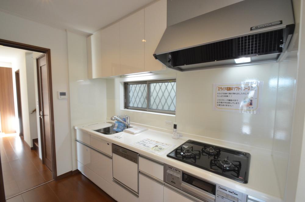 Kitchen. Indoor (11 May 2013) Shooting 6 Building