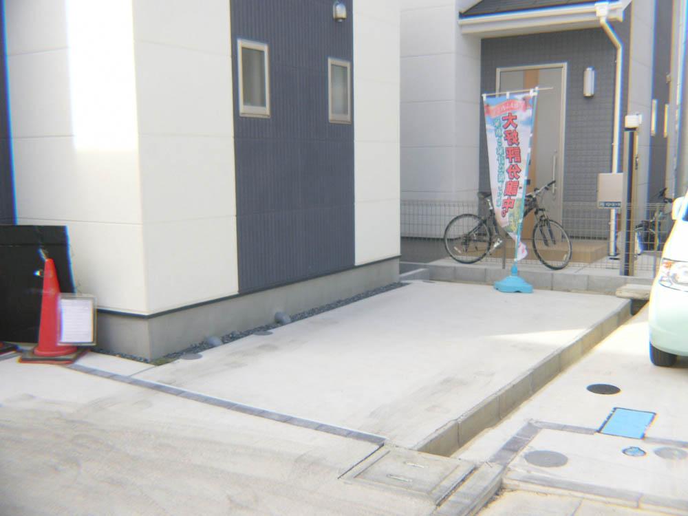 Parking lot. Local (12 May 2013) Shooting