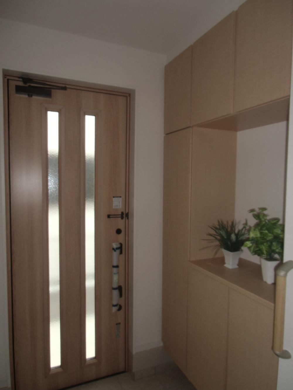 Entrance. Local (10 May 2013) Shooting