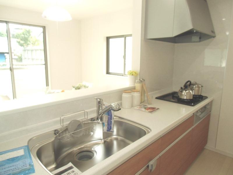 Kitchen. Local (10 May 2013) Shooting