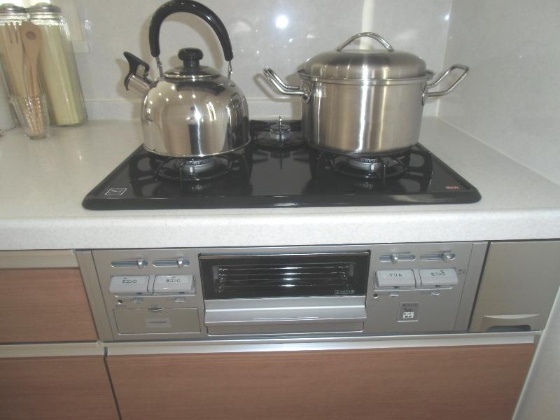 Kitchen. Local (10 May 2013) Shooting