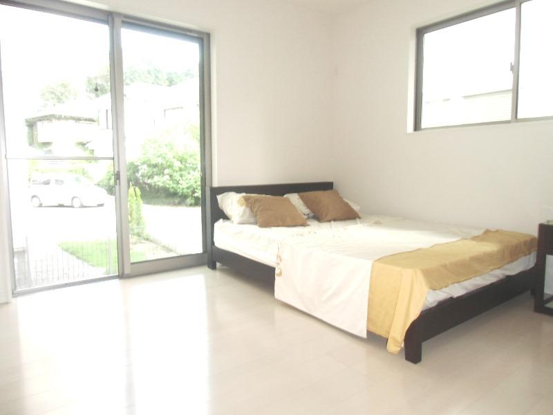 Non-living room. Local (10 May 2013) Shooting