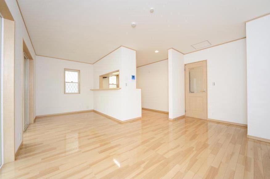 Same specifications photos (living). Joinery door interior high door specification, Face-to-face kitchen