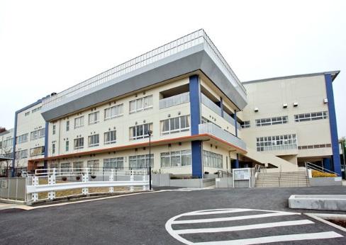 Junior high school. Kakio 2300m until junior high school